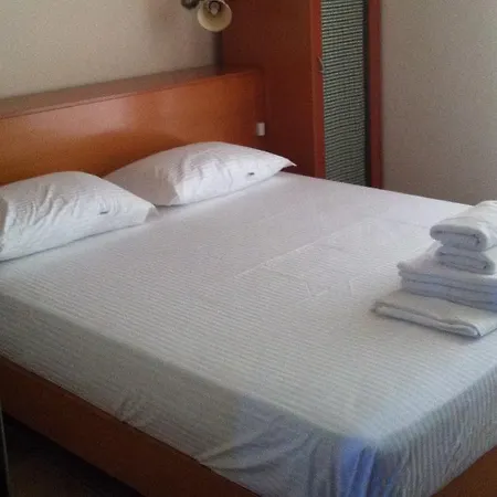 بيت للعطل Holiday House In *