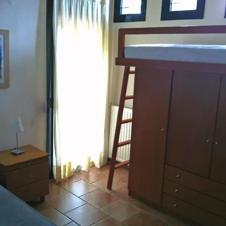 بيت للعطل Holiday House In أفيتوس