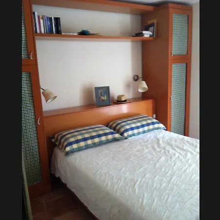 بيت للعطل Holiday House In أفيتوس