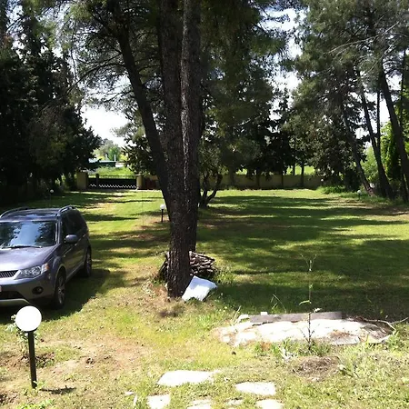 Holiday House In أفيتوس