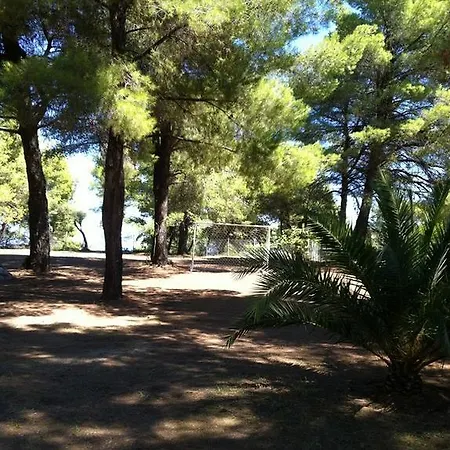 Holiday House In أفيتوس