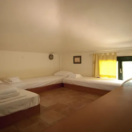 بيت للعطل Holiday House In أفيتوس